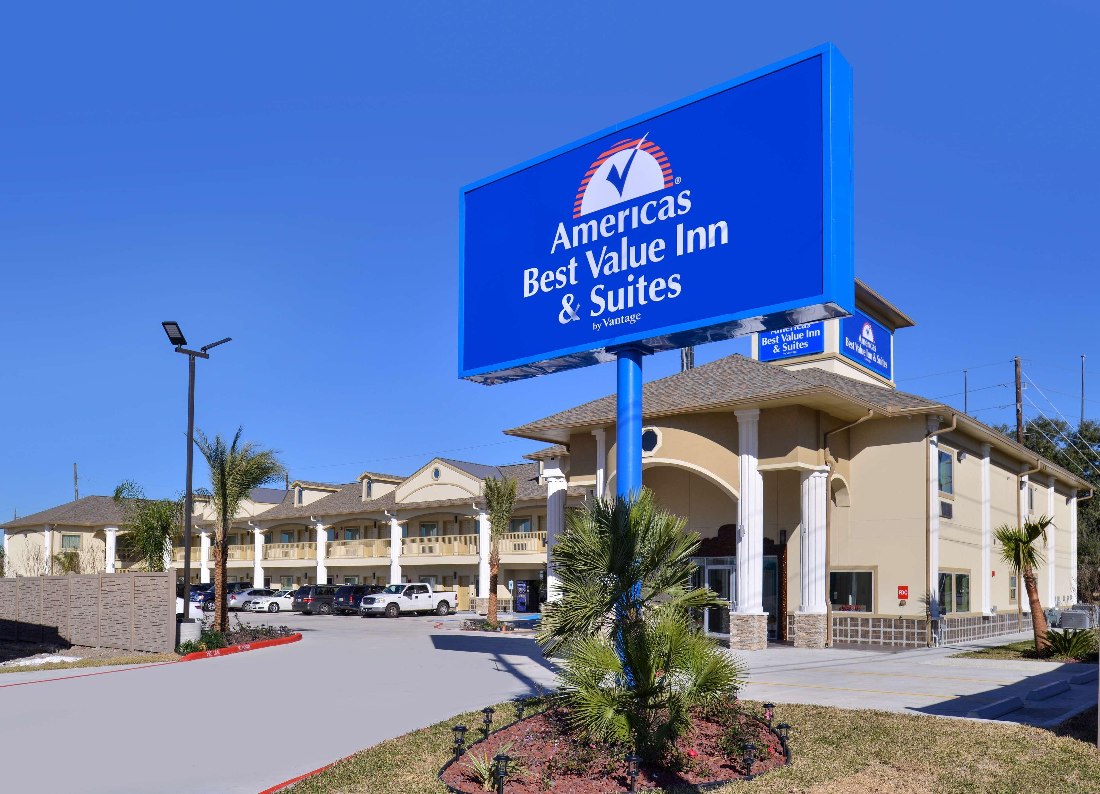 Americas Best Value Inn & Suites - Houston/Hwy 6 & Westpark Mission Bend Exterior foto