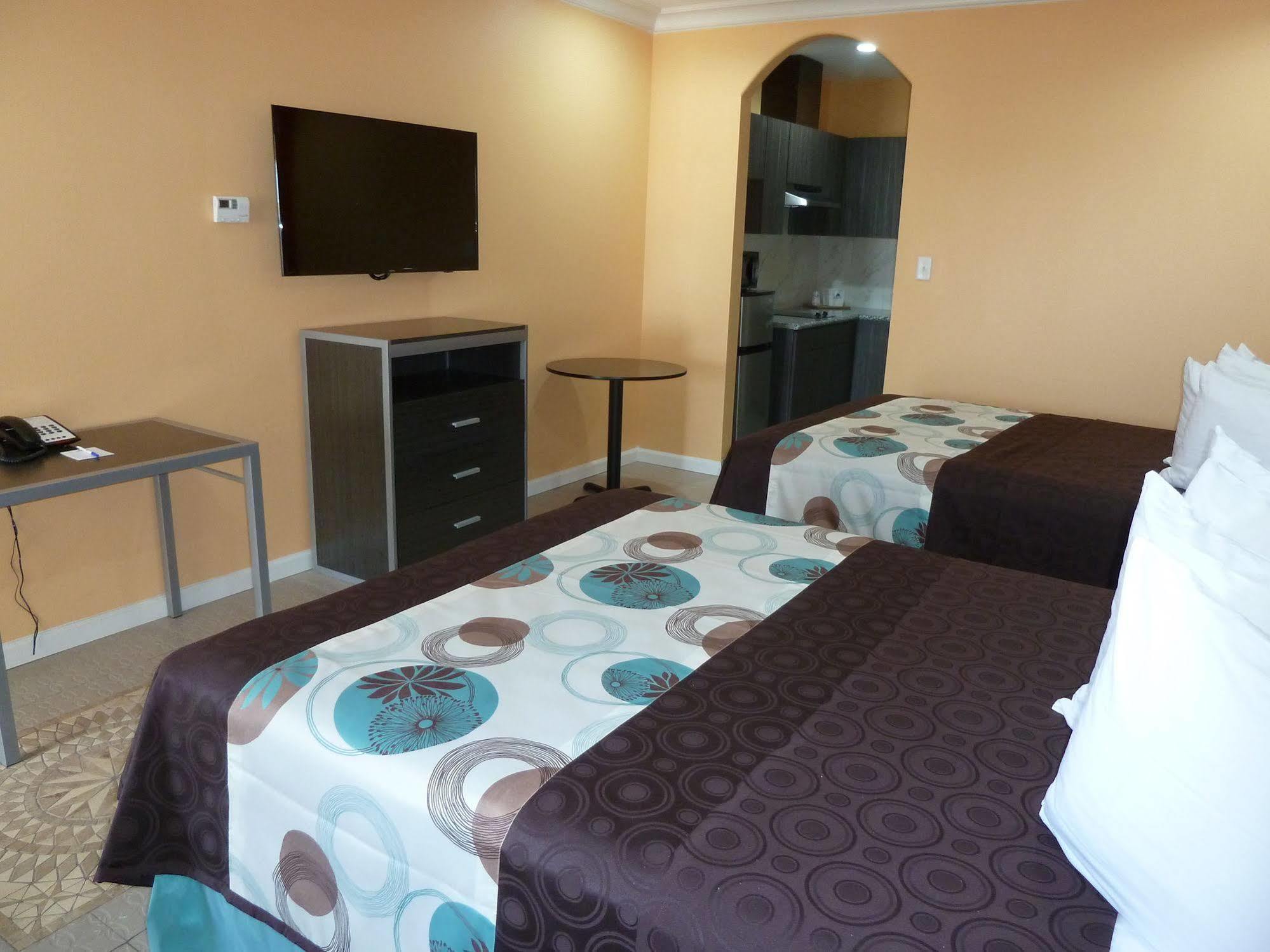 Americas Best Value Inn & Suites - Houston/Hwy 6 & Westpark Mission Bend Exterior foto